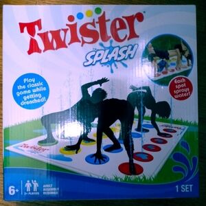 NIB Twistet Splash - Outdoor Spring and Summer Fun Game